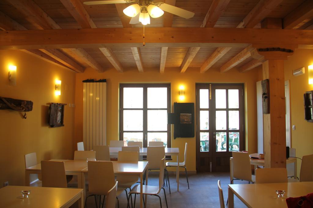 Hostel Curavacas Triollo エクステリア 写真
