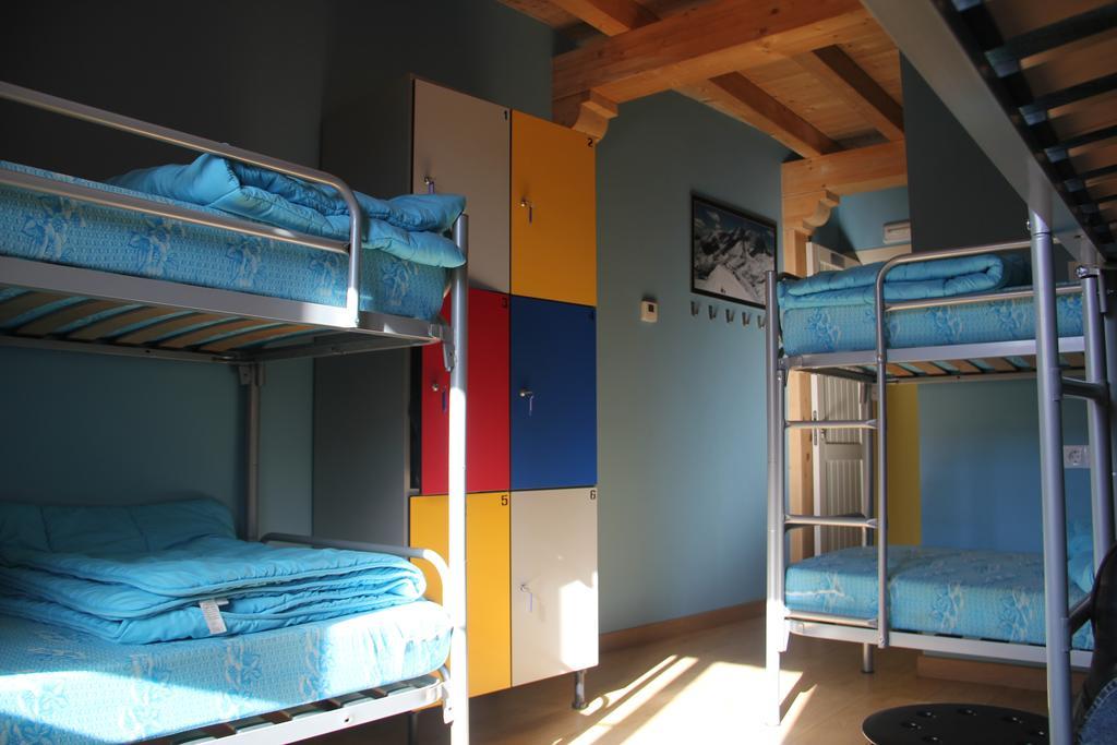 Hostel Curavacas Triollo 部屋 写真