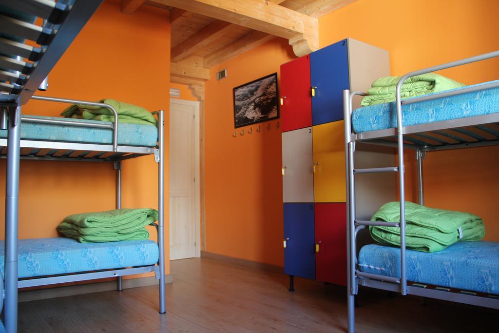 Hostel Curavacas Triollo 部屋 写真